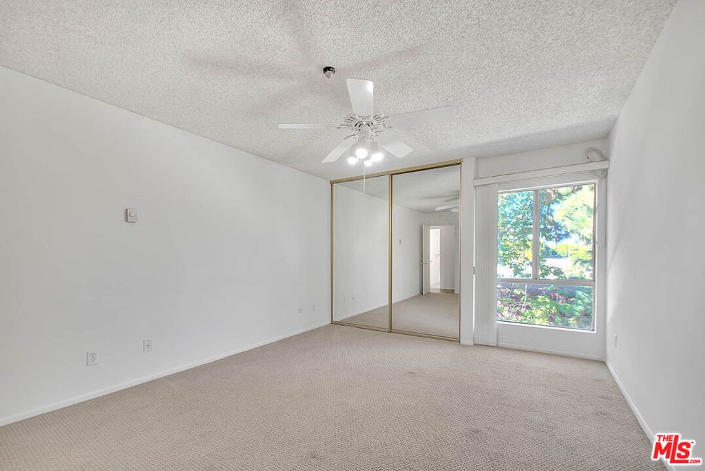 Image 27 of property listing at 4900 Overland Avenue 274, Culver City, CA 90230