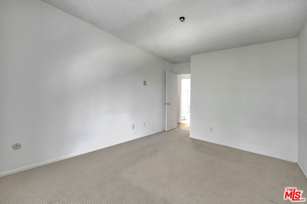 Image 28 of property listing at 4900 Overland Avenue 274, Culver City, CA 90230