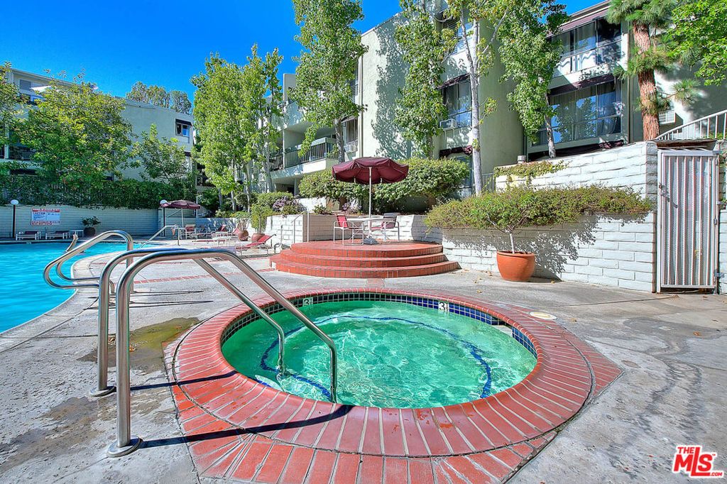 Image 36 of property listing at 4900 Overland Avenue 274, Culver City, CA 90230