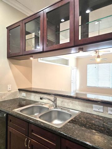 1900 Genesee Street 207, Houston, TX 77006