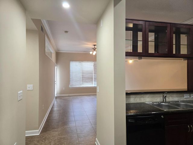 1900 Genesee Street 207, Houston, TX 77006