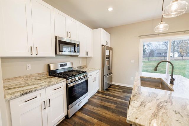 501 Teri Lee Lane, Orfordville, WI 53576