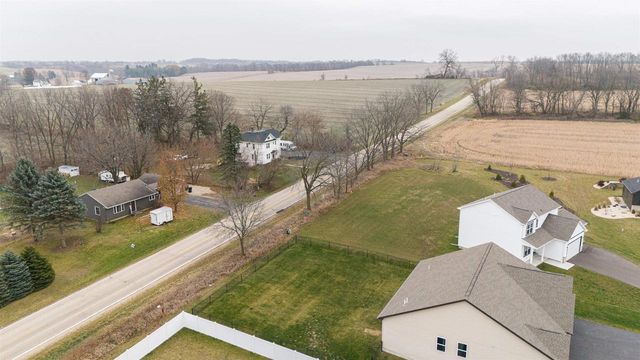 501 Teri Lee Lane, Orfordville, WI 53576