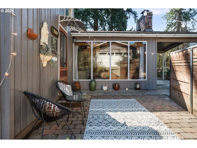 9319 Ne BROADWAY, Portland, OR 97220