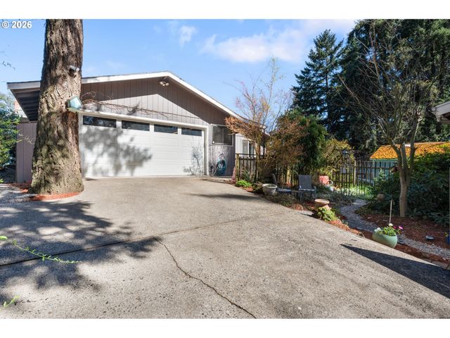 9319 Ne BROADWAY, Portland, OR 97220