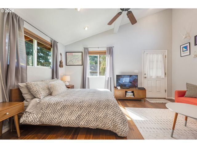 9319 Ne BROADWAY, Portland, OR 97220