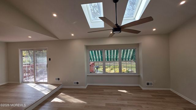 99 Oak Lane, Eatontown, NJ 07724