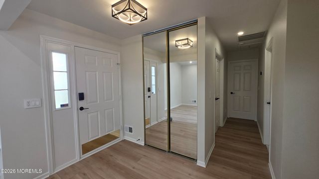 99 Oak Lane, Eatontown, NJ 07724