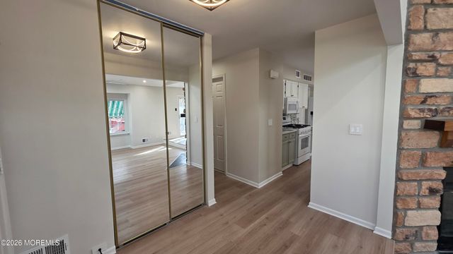 99 Oak Lane, Eatontown, NJ 07724