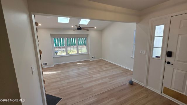 99 Oak Lane, Eatontown, NJ 07724