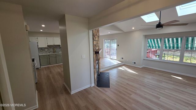 99 Oak Lane, Eatontown, NJ 07724