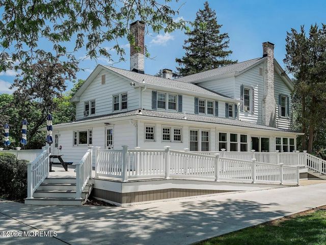 99 Oak Lane, Eatontown, NJ 07724