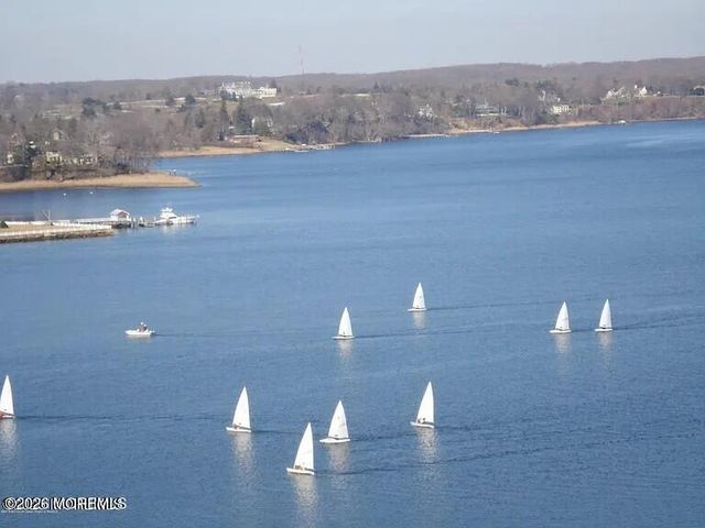 99 Oak Lane, Eatontown, NJ 07724