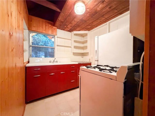 23679 Hillside, Crestline, CA 92325