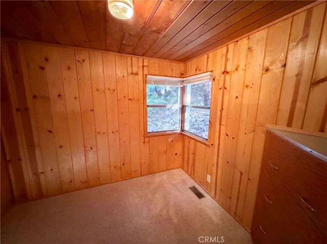 23679 Hillside, Crestline, CA 92325