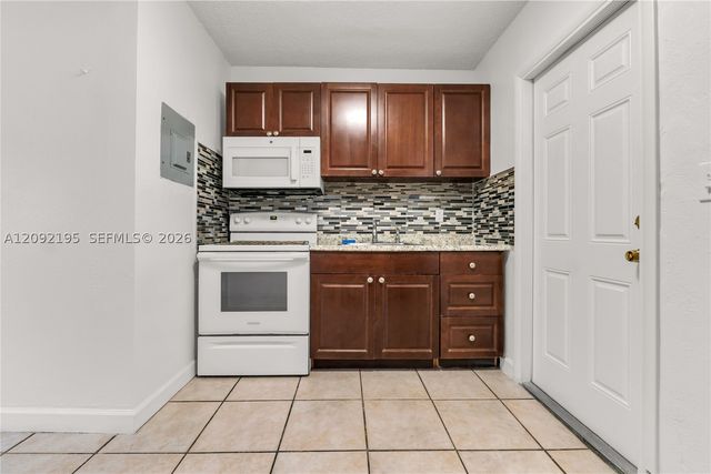 6318 SW 25th St 4, Miramar, FL 33023