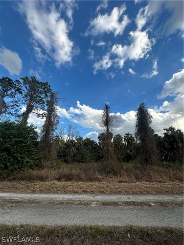 1924 Miriam ST, Lehigh Acres, FL 33972