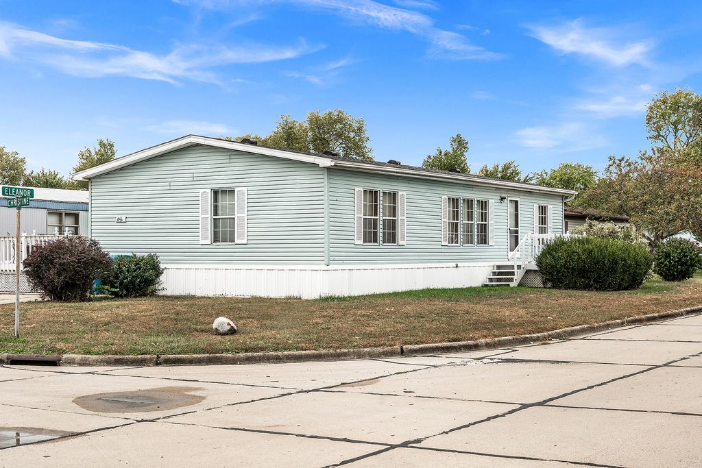 1 Christine Way, Bloomington, IL 61701