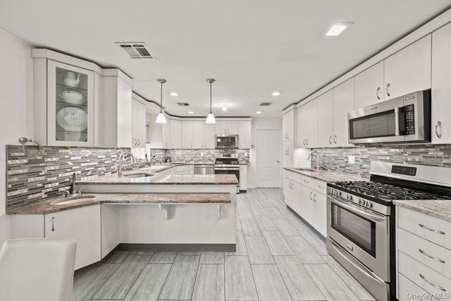 11 Wilsher Drive, Monsey, NY 10952