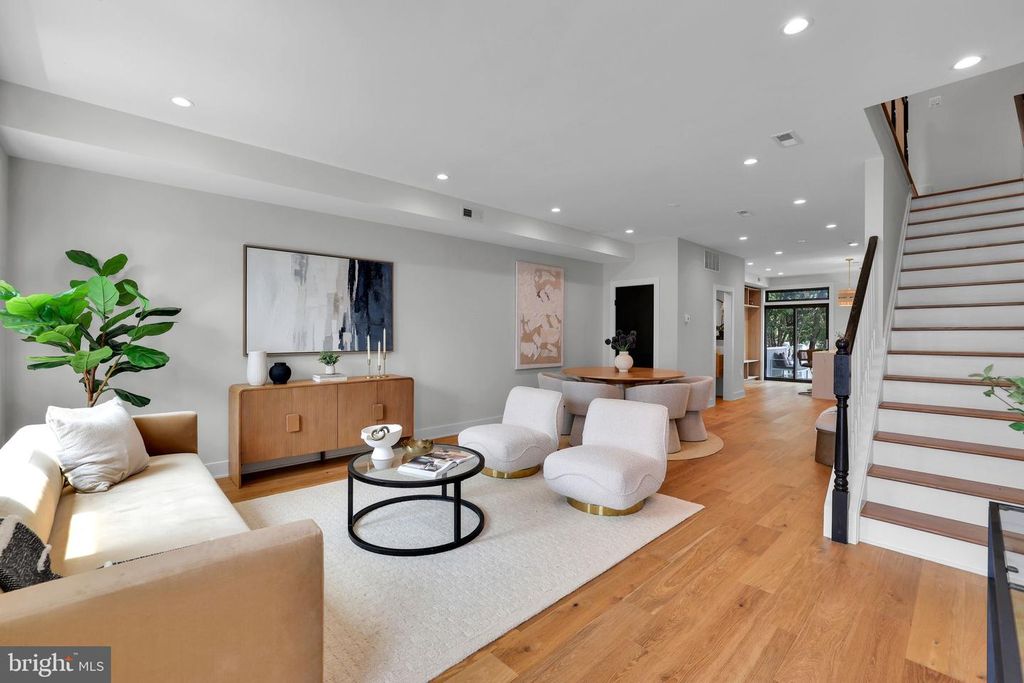 1822 A ST SE, Washington, DC 20003