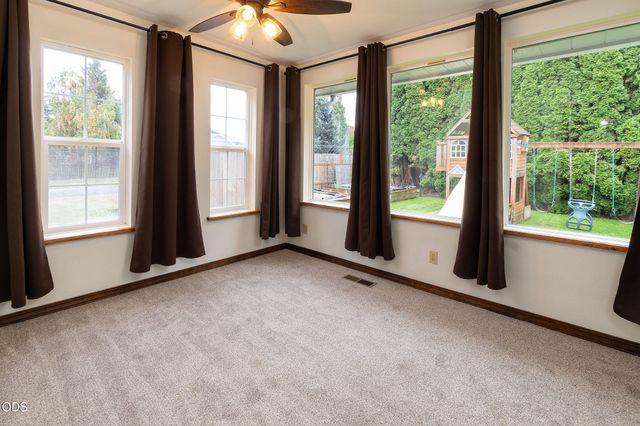 206 Miller Street, Molalla, OR 97038