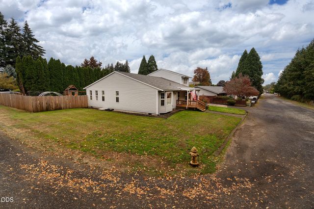 206 Miller Street, Molalla, OR 97038
