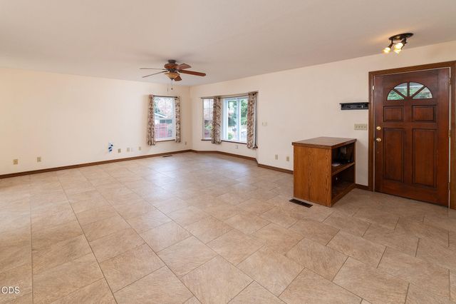 206 Miller Street, Molalla, OR 97038