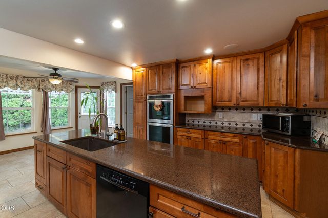 206 Miller Street, Molalla, OR 97038