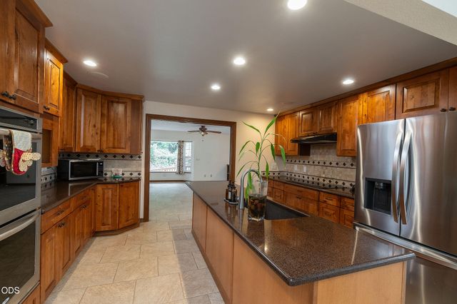206 Miller Street, Molalla, OR 97038