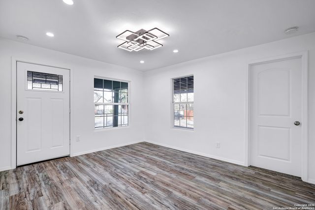 1112 Gladstone, San Antonio, TX 78225