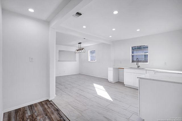 1112 Gladstone, San Antonio, TX 78225