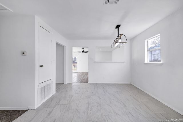 1112 Gladstone, San Antonio, TX 78225