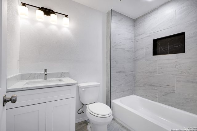 1112 Gladstone, San Antonio, TX 78225