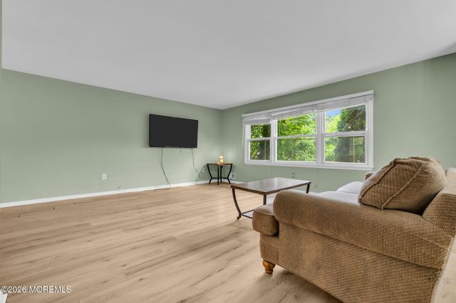 52 Lorelei Drive, Howell, NJ 07731