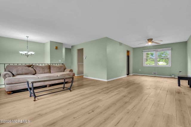 52 Lorelei Drive, Howell, NJ 07731