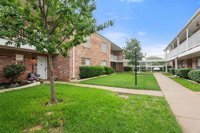 8511 Westover Court 139, Granbury, TX 76049
