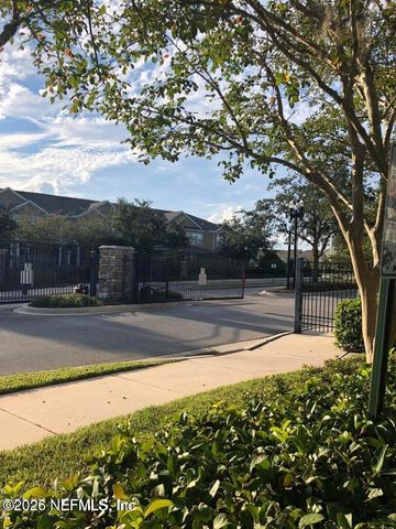 4131 CROWNWOOD Drive, Jacksonville, FL 32216