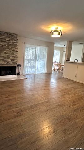 11311 Sir Winston St Apt 406, San Antonio, TX 78216