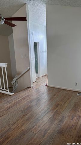 11311 Sir Winston St Apt 406, San Antonio, TX 78216