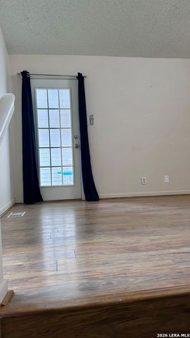 11311 Sir Winston St Apt 406, San Antonio, TX 78216