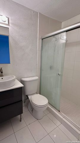 11311 Sir Winston St Apt 406, San Antonio, TX 78216