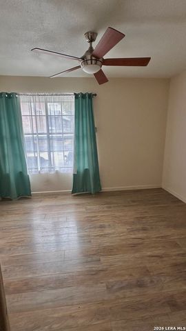 11311 Sir Winston St Apt 406, San Antonio, TX 78216