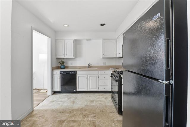 107 CARRIAGE HILL LN, York, PA 17406