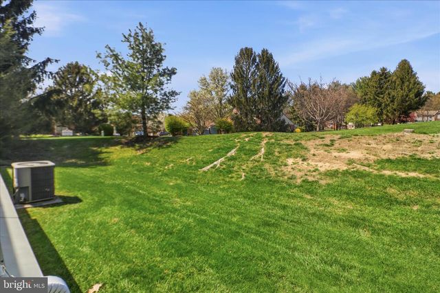 107 CARRIAGE HILL LN, York, PA 17406