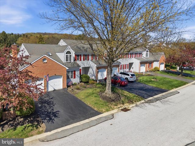 107 CARRIAGE HILL LN, York, PA 17406
