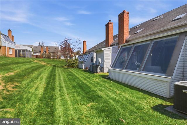 107 CARRIAGE HILL LN, York, PA 17406