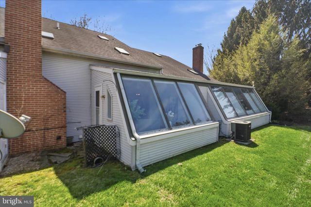 107 CARRIAGE HILL LN, York, PA 17406