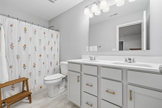 10644 Oak Bend Boulevard, Indianapolis, IN 46239