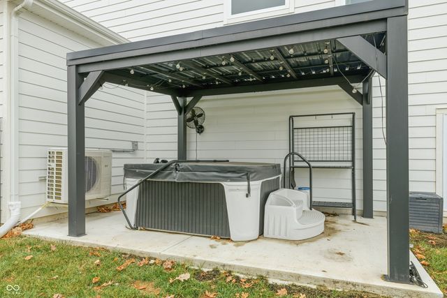 10644 Oak Bend Boulevard, Indianapolis, IN 46239