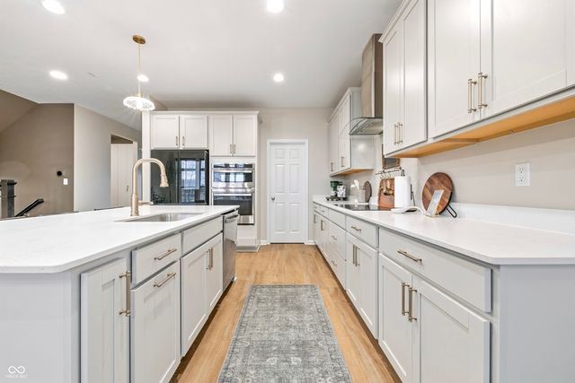 10644 Oak Bend Boulevard, Indianapolis, IN 46239